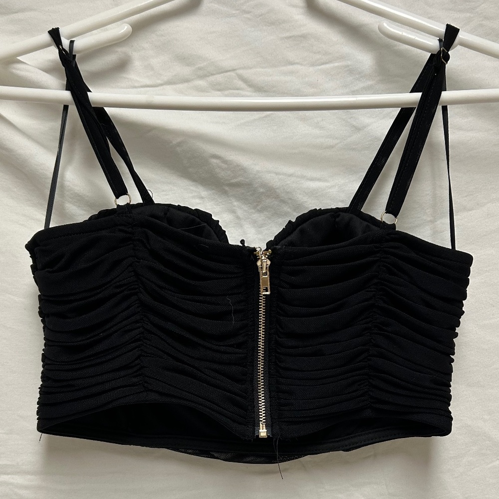Black Cropped Top - Picture 2 of 3